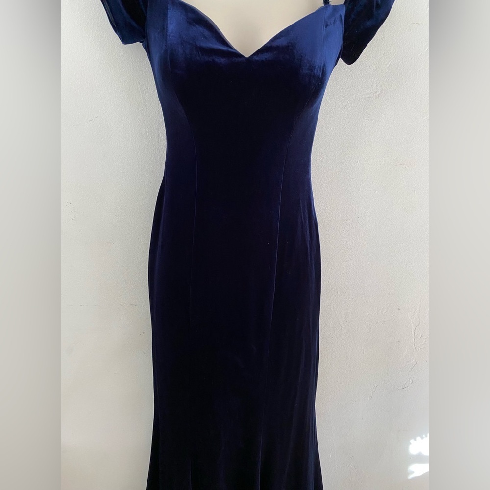 Dancing Queen velvet Midnight Blue Gown - Picture 4 of 13